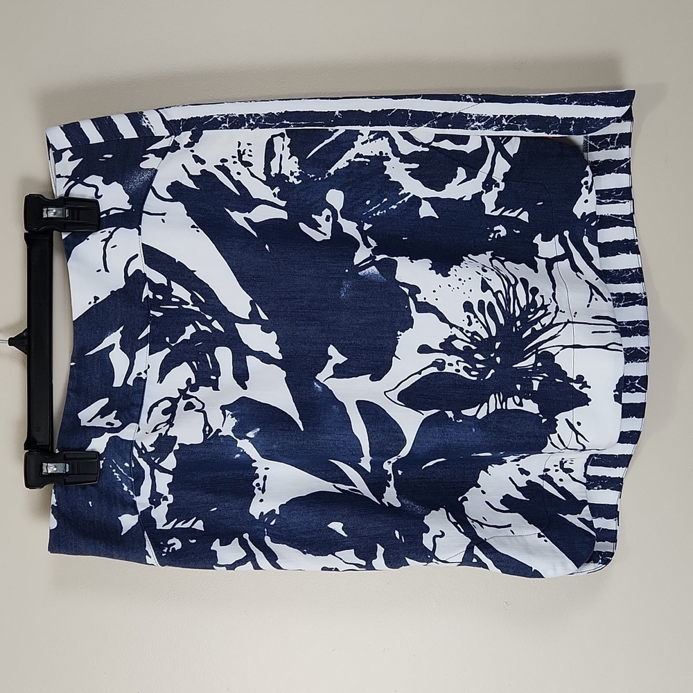Donna Degnnan woman skirt blue and white two styles in one size 6